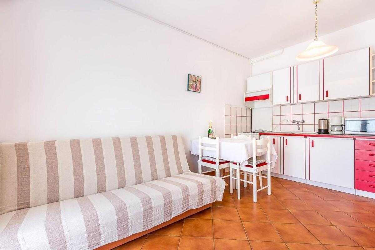 Apartments Dragica Valbandon Exterior foto